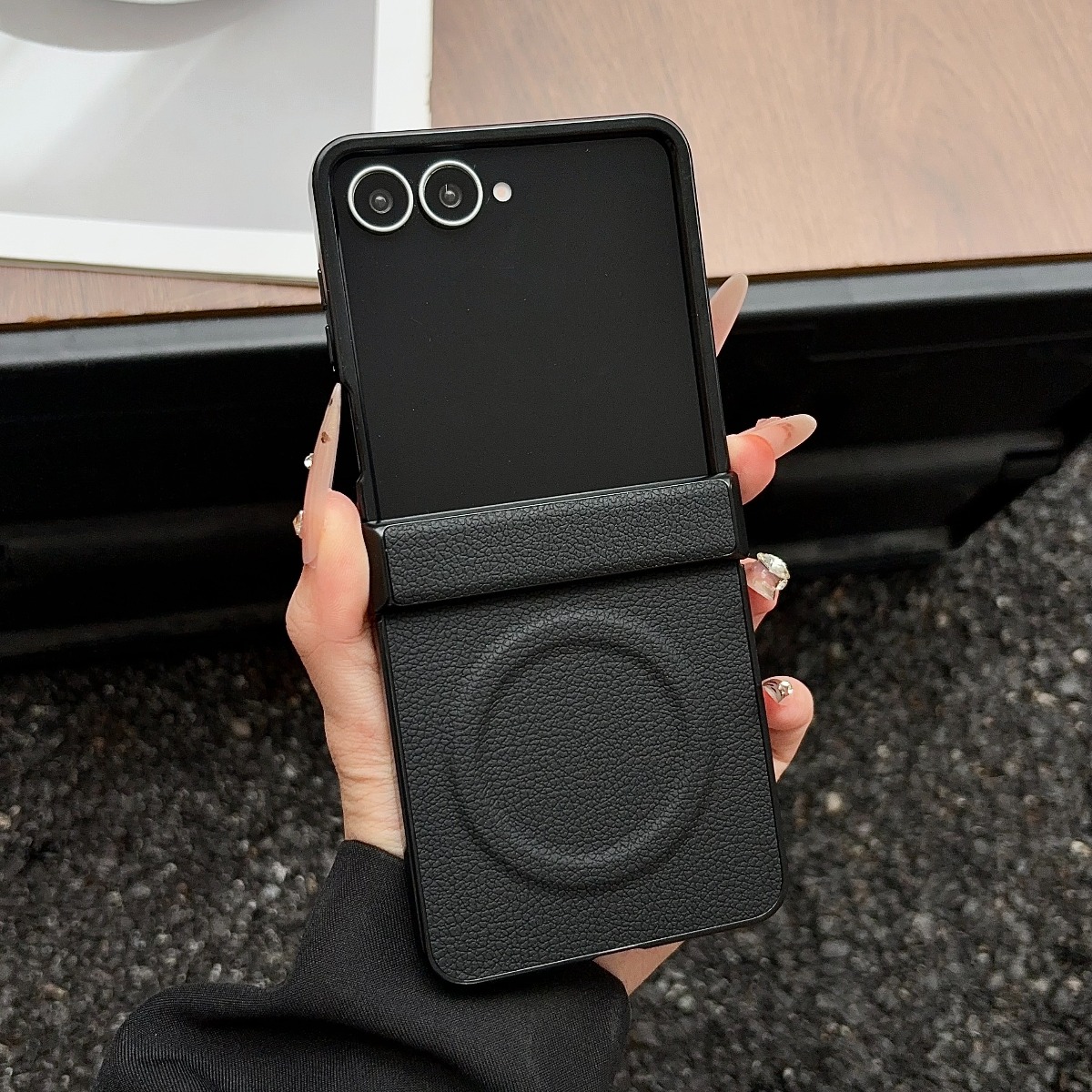Luksusowe skórzane etui magnet – Flip Leather Case recenzja i cena