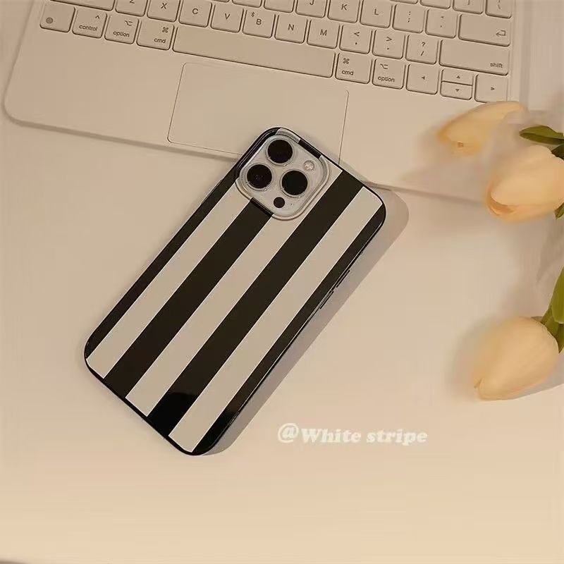 Mała, niszowa, oryginalna graf – Phone Cases Art recenzja i cena